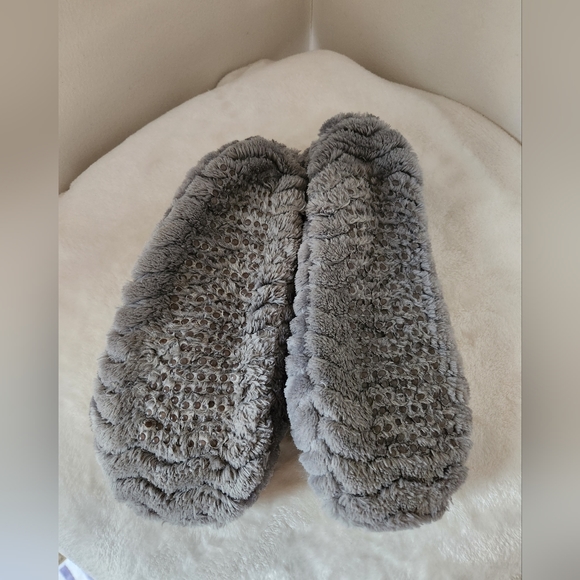 🪷5/$25 Pom Pom Ballerina Slippers Gray White S/M Like New - Picture 6 of 11